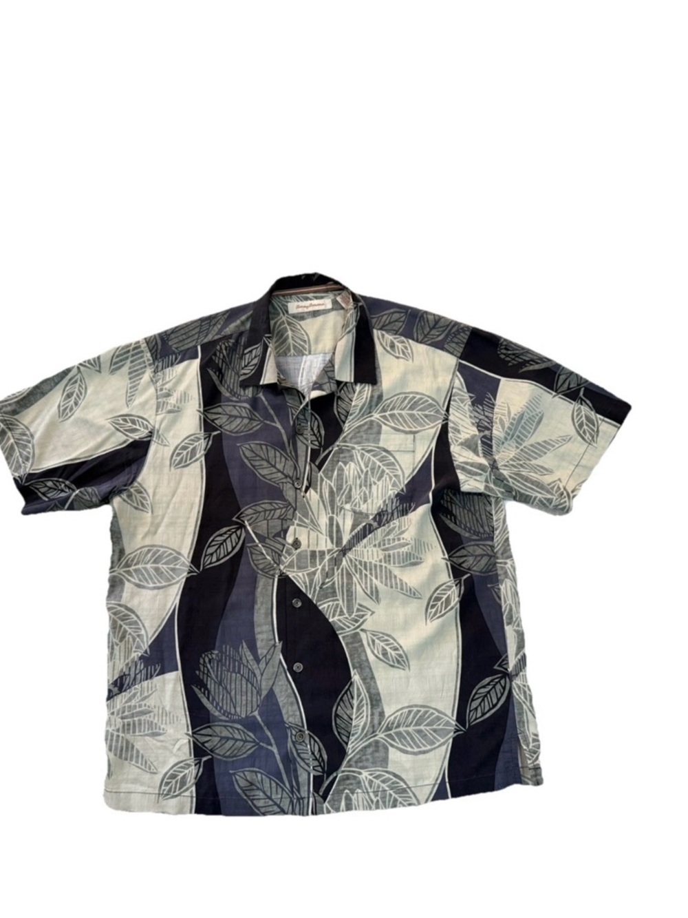 Vintage Tommy Bahama Black & Cream Leaf-Print Short Sleeve Button-Down